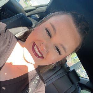 Meet your Posher, Kayla